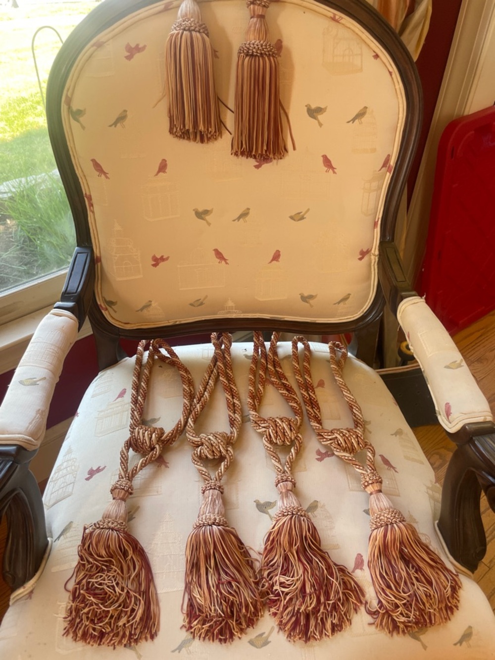 Set of 6 Decorative Tassels in Rose Gold and Champagne